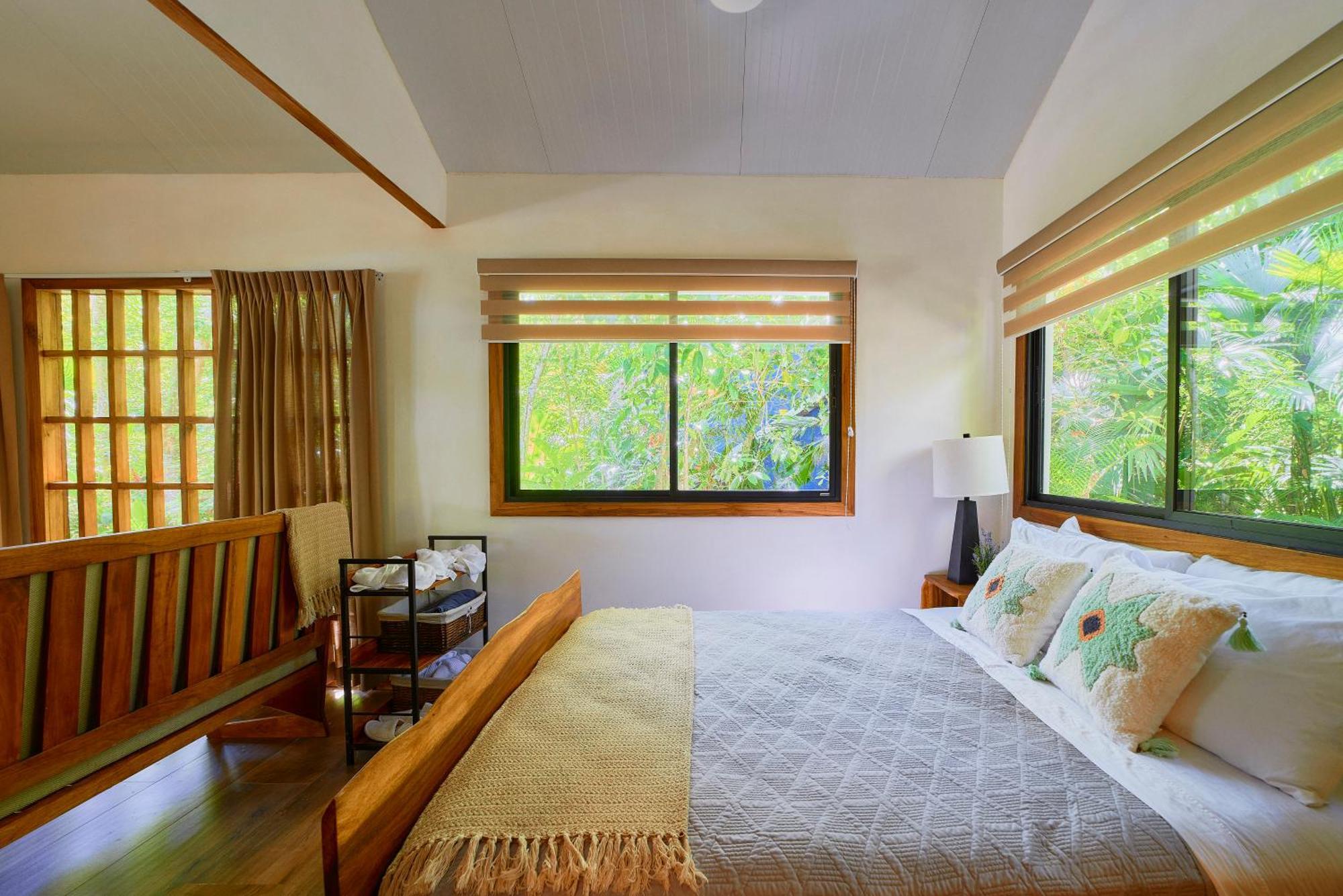 Dragonfly Beachfront Villas-Adult Only Пунта Ува Екстериор снимка